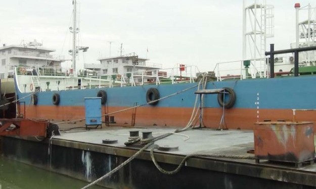 NA-OS111 – 3200 DWT / 3200CBM / 84.9 LOA - OIL BARGE