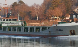 VINES – 2376DWT 1985BLT GLSS BOX TYPE SEA-RIVES